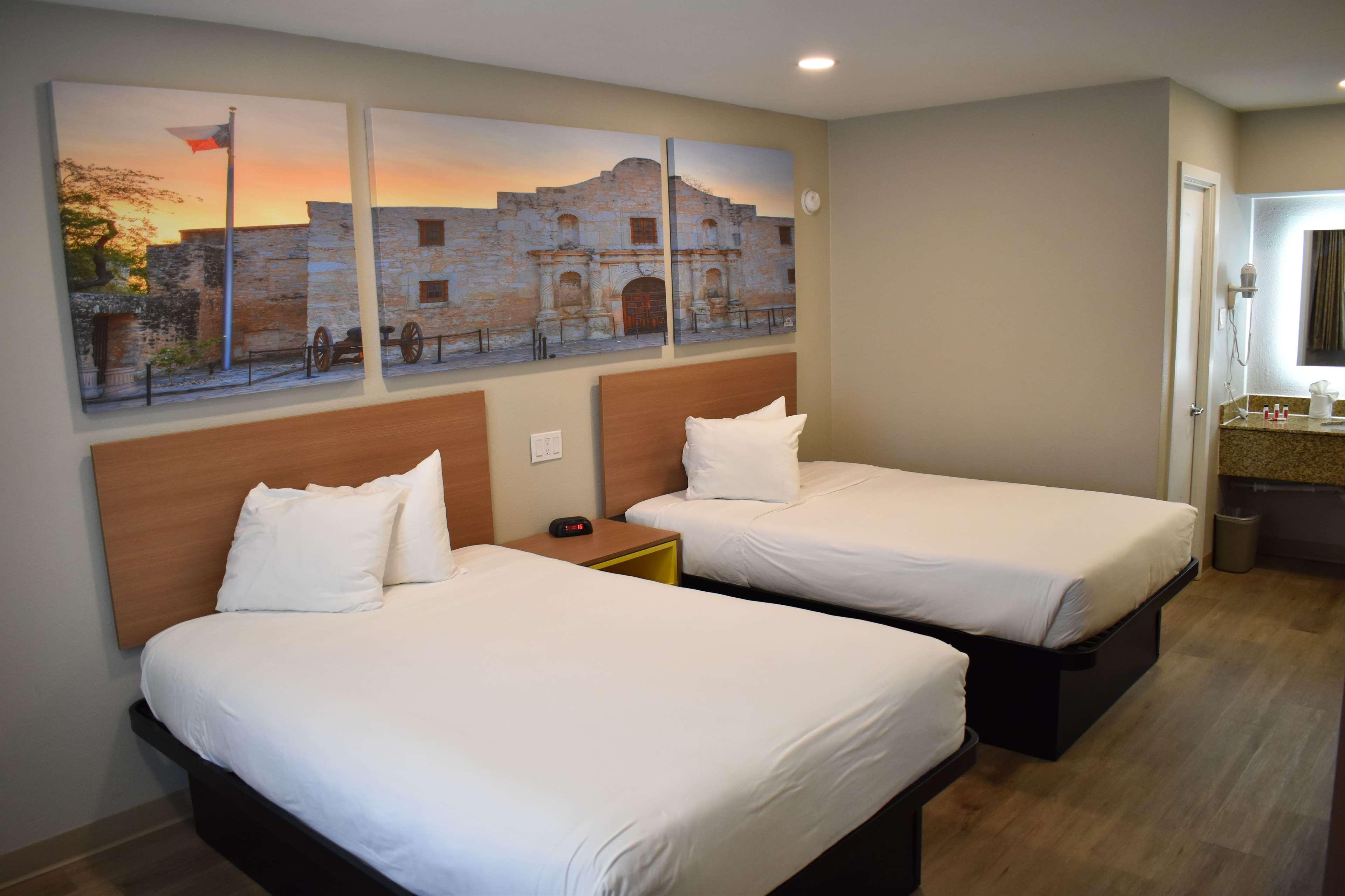 Days Inn By Wyndham San Antonio Alamo/Riverwalk Ngoại thất bức ảnh